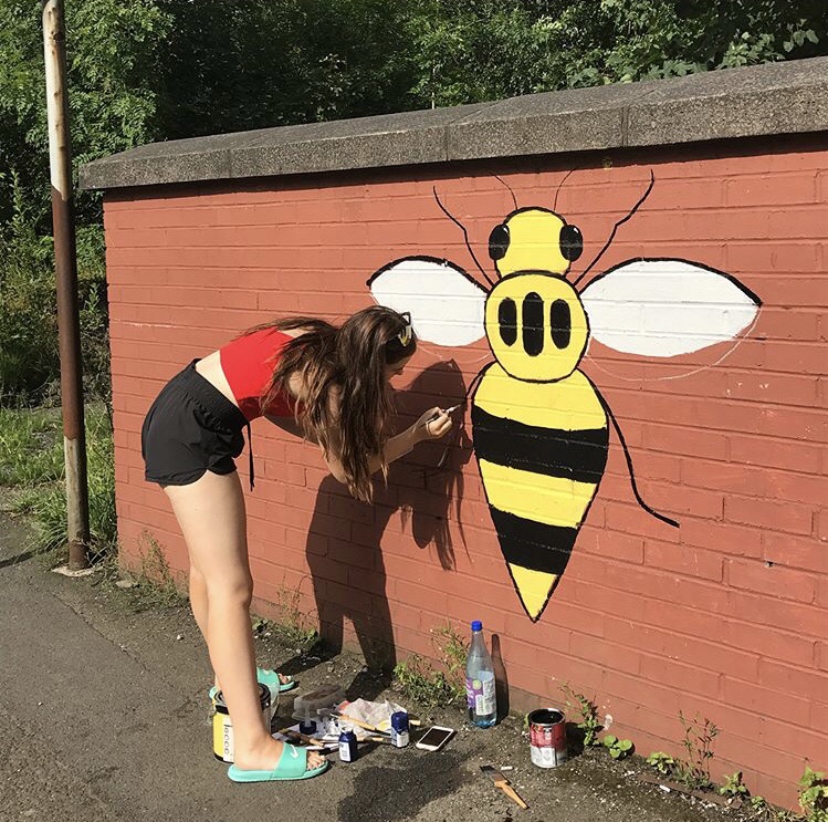 Bridgewater student paints Manchester bee mural